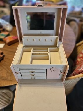 Vlando Pale Pink Faux Leather Multi Drawer Jewelry Organizer Box 10" X 7" X 7"